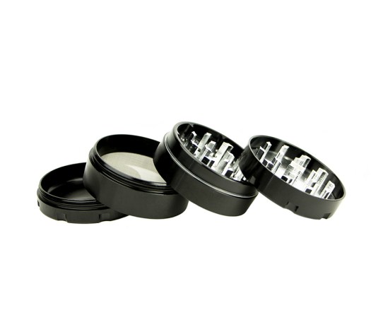 D-SMOKE HQ 4-Parts Grinder Black incl. Velvet Bag - Waterpijp-bong.nl