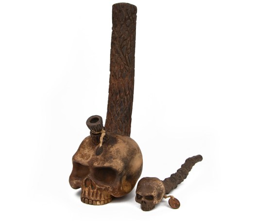 MamaJah Skull Backbone Pipe 25 cm - Waterpijp-bong.nl